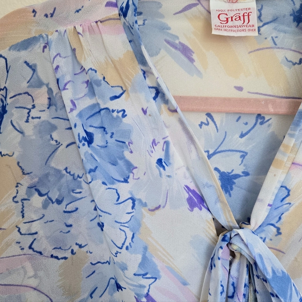 Vtg 60s Floral Graff Blouse View 3